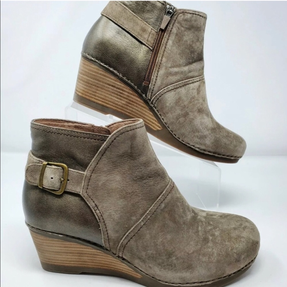 Dansko Shirley Wedge Bootie Leather Suede Taupe 42